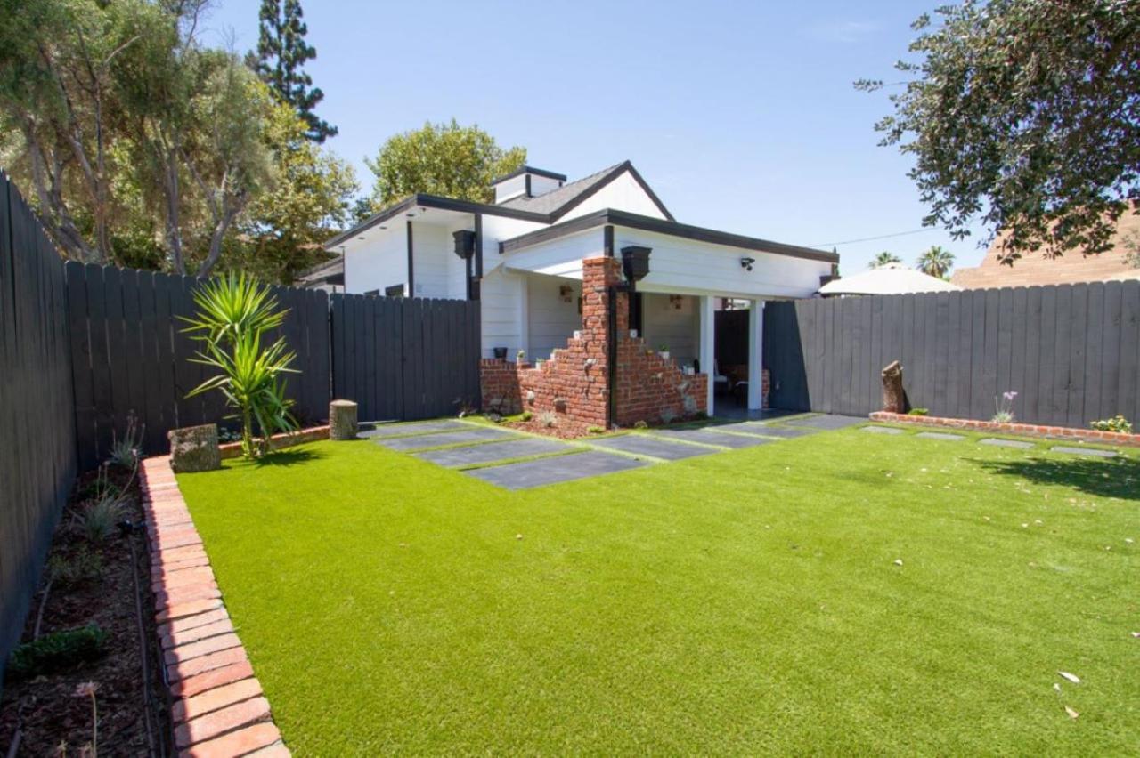 Dreamy Farmhouse In Studio City Los Angeles Exterior foto